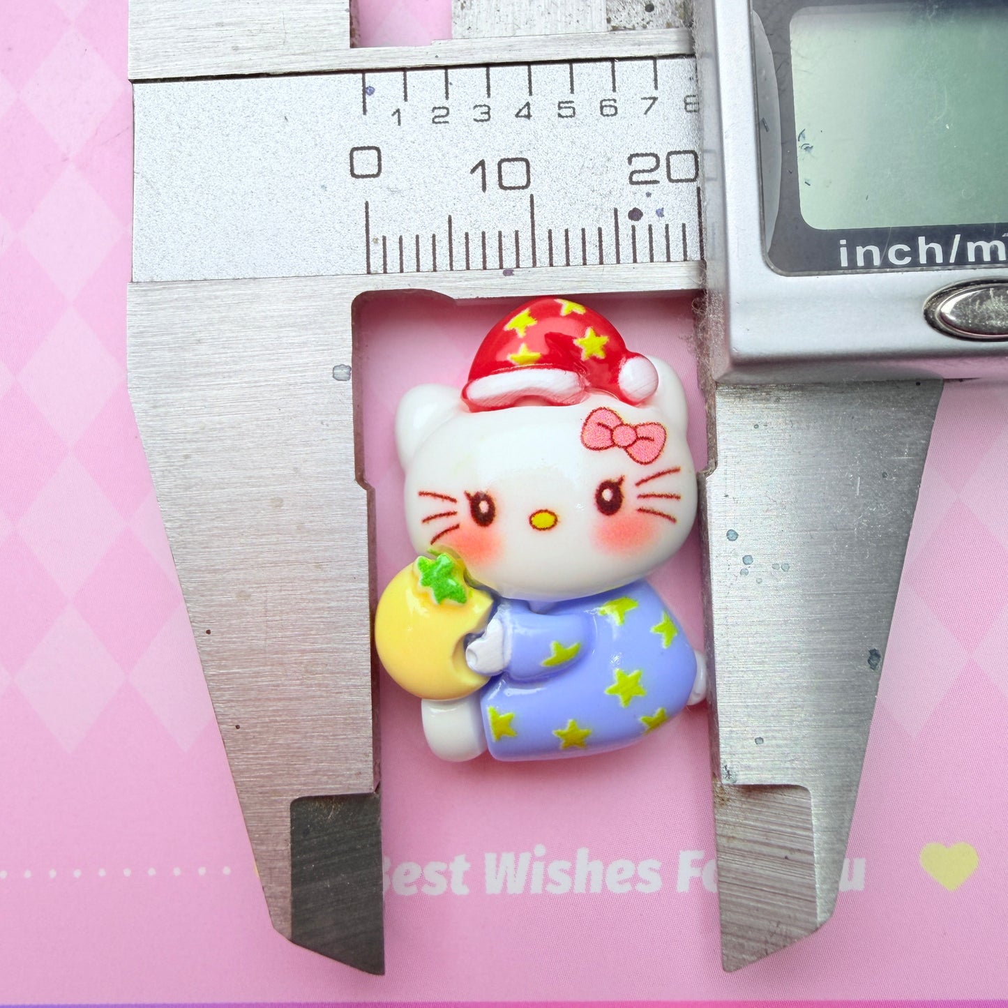 Outfit Kitty Charms 5pc