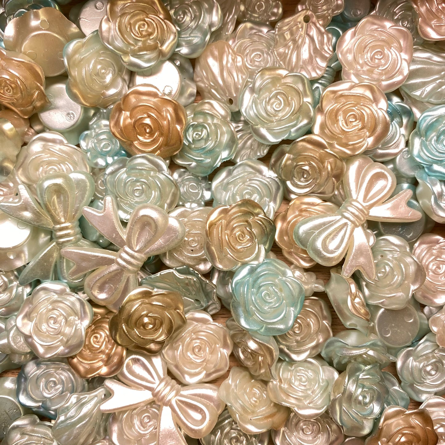 Gradient Rose Charms Mix