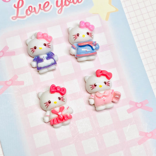 Outfit Kitty Charms 5pc